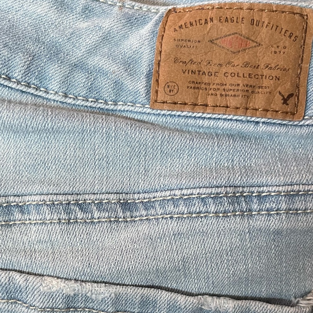 Size 8 AE Hi Rise Ripped Jeggings in Light Wash👖 - Picture 2 of 8